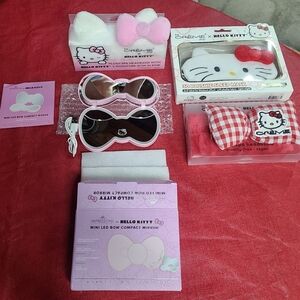 Hello Kitty - NEW - 4 items lighted compact, spa bows(2) & spa night sleep mask